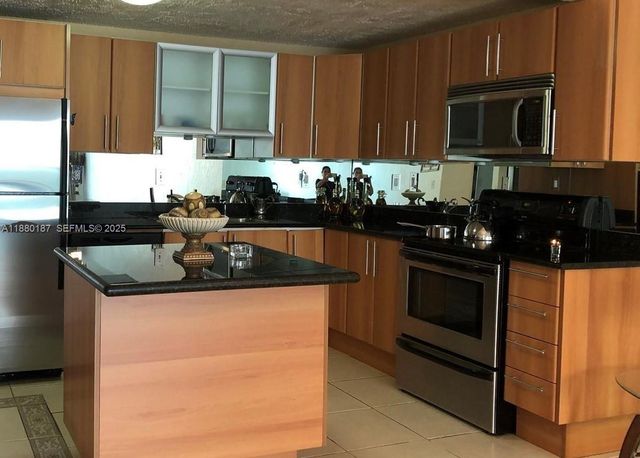 19390 Collins Avenue 1124, Sunny Isles Beach, FL 33160