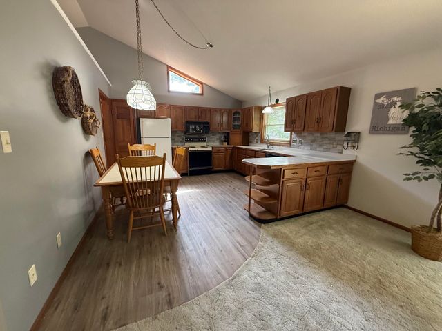 8917 Longview Drive, Canadian Lakes, MI 49346