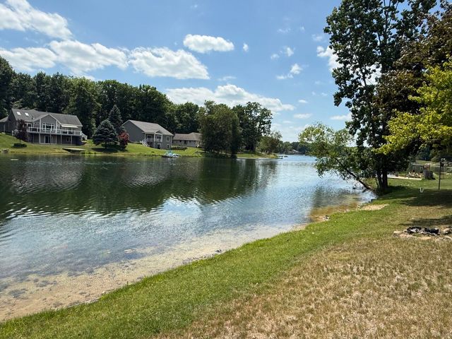 8917 Longview Drive, Canadian Lakes, MI 49346