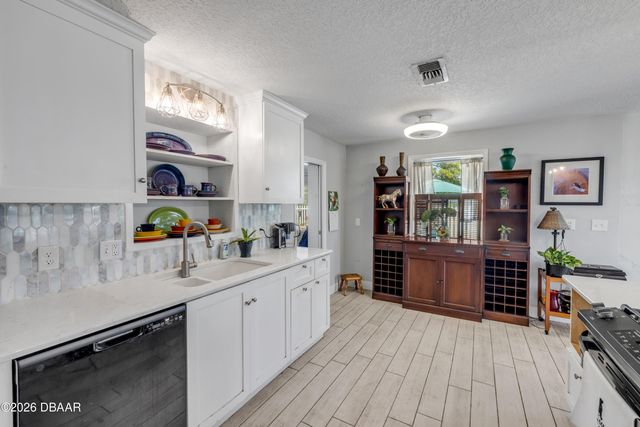 113 E Pine Bluff Street, Edgewater, FL 32132