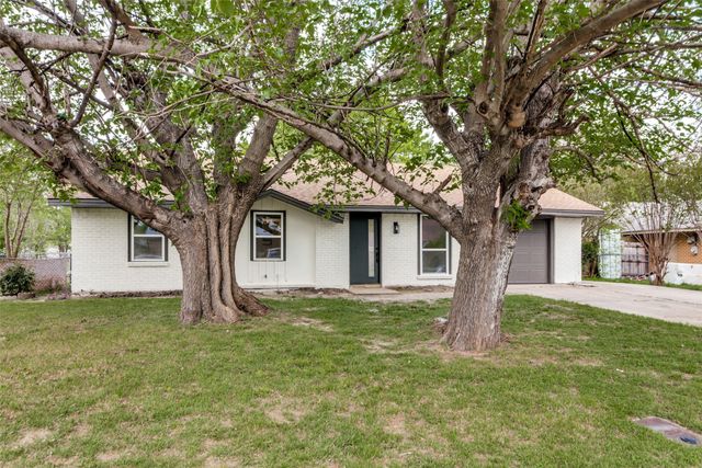 3716 Clotell Drive, Fort Worth, TX 76119