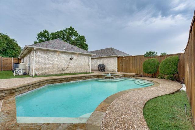 2318 Bush Circle, Carrollton, TX 75007