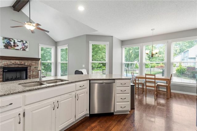 5444 W 130th Terrace, Leawood, KS 66209