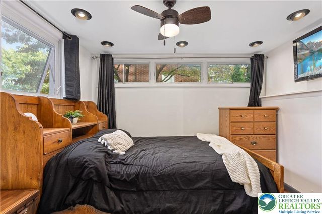 76 South Buttonwood Street, Macungie Boro, PA 18062