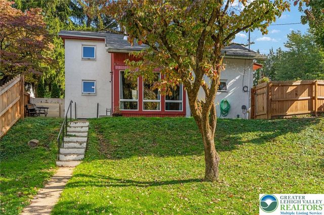 76 South Buttonwood Street, Macungie Boro, PA 18062