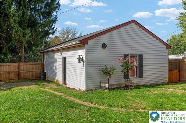 76 South Buttonwood Street, Macungie Boro, PA 18062