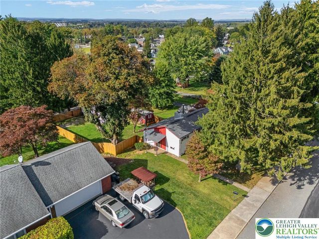 76 South Buttonwood Street, Macungie Boro, PA 18062