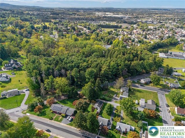 76 South Buttonwood Street, Macungie Boro, PA 18062