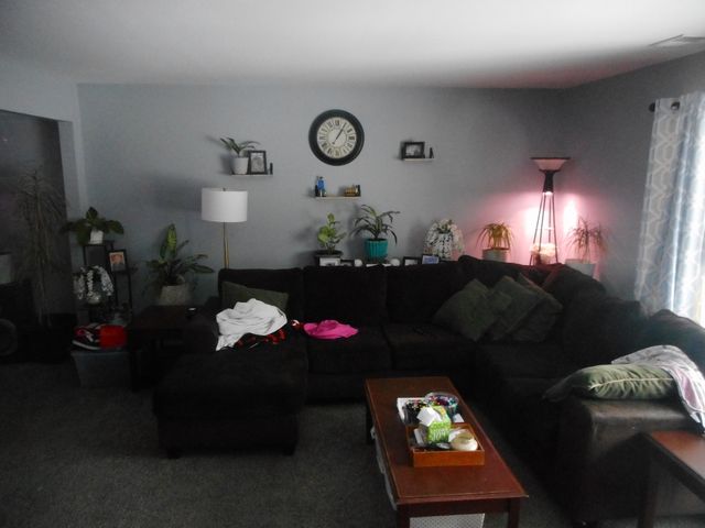 576 Iroquois Trail, Carol Stream, IL 60188