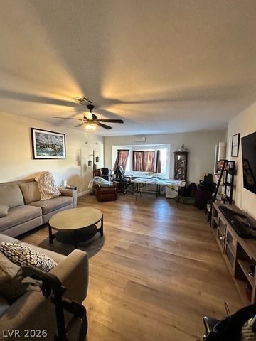 3905 Calle De Este, Las Vegas, NV 89121