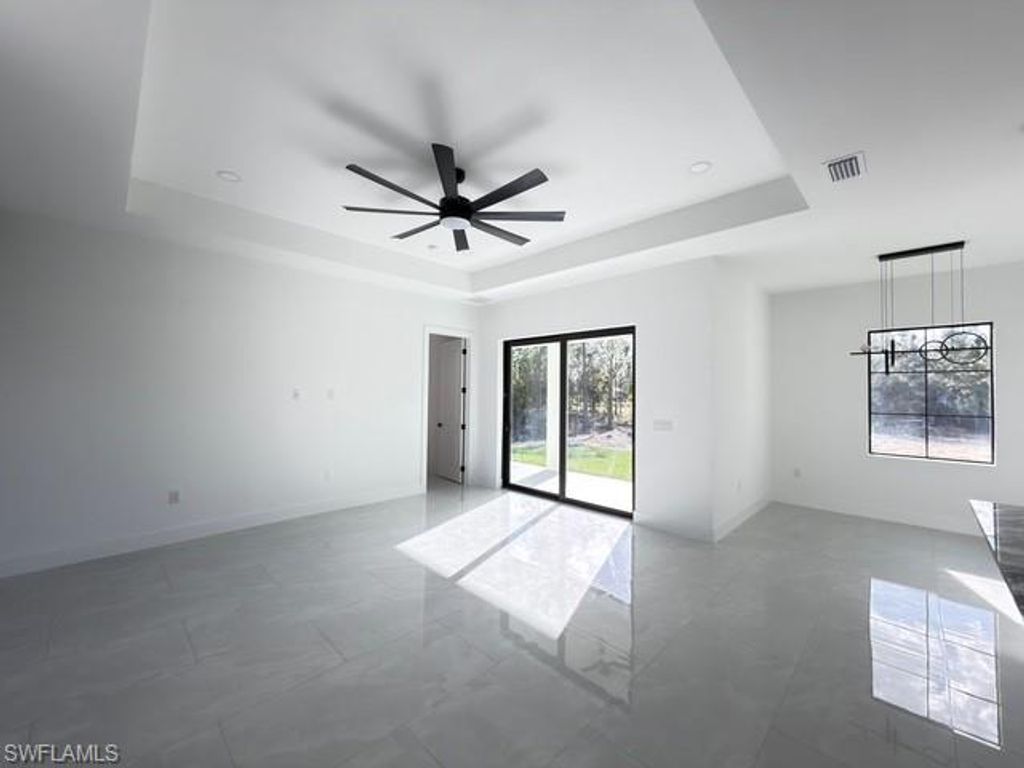 913 Glenn AVE, LEHIGH ACRES, FL 33972 — photo 4
