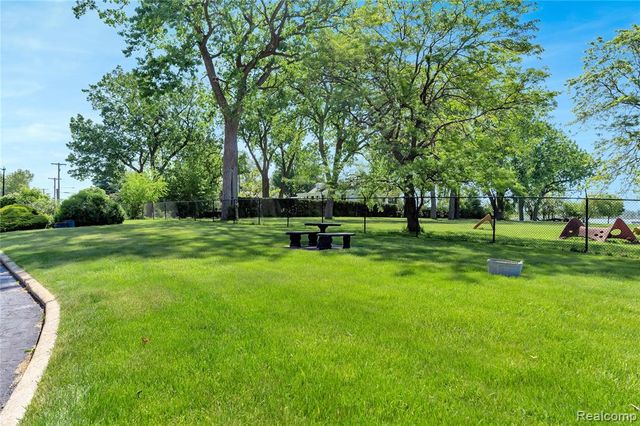 8900 E Jefferson Avenue 630-631, Detroit, MI 48214