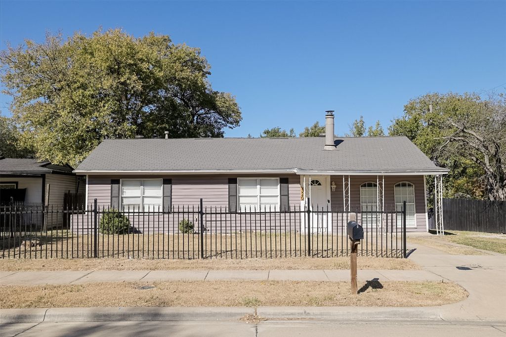 320 Highland Drive, Arlington, TX 76010