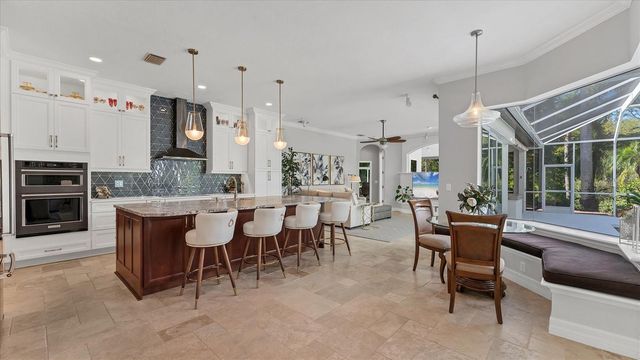 9979 CHERRY HILLS AVENUE CIRCLE, Bradenton, FL 34202