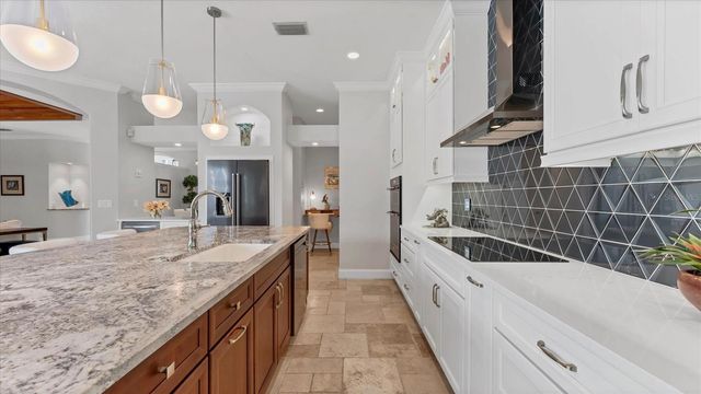 9979 CHERRY HILLS AVENUE CIRCLE, Bradenton, FL 34202