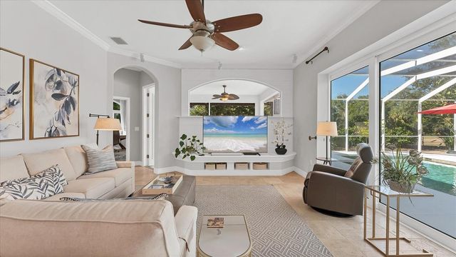9979 CHERRY HILLS AVENUE CIRCLE, Bradenton, FL 34202