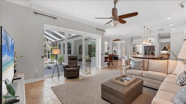 9979 CHERRY HILLS AVENUE CIRCLE, Bradenton, FL 34202