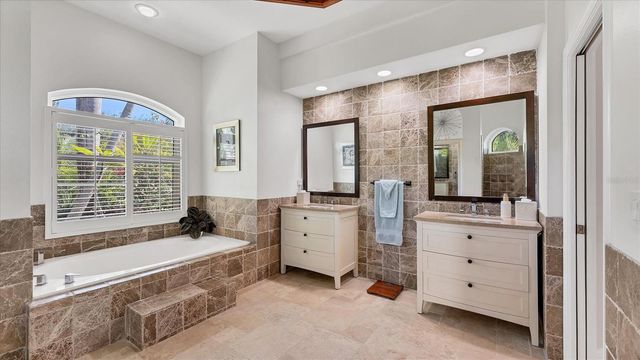 9979 CHERRY HILLS AVENUE CIRCLE, Bradenton, FL 34202