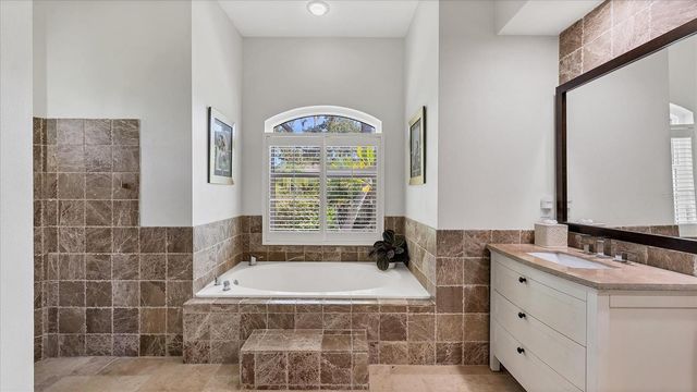 9979 CHERRY HILLS AVENUE CIRCLE, Bradenton, FL 34202