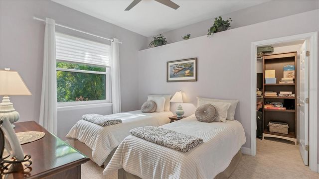 9979 CHERRY HILLS AVENUE CIRCLE, Bradenton, FL 34202