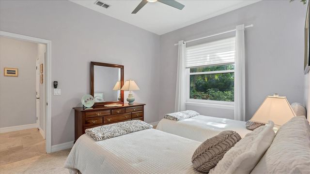 9979 CHERRY HILLS AVENUE CIRCLE, Bradenton, FL 34202