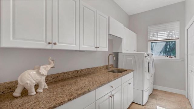 9979 CHERRY HILLS AVENUE CIRCLE, Bradenton, FL 34202