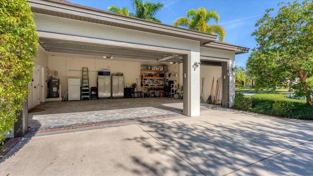 9979 CHERRY HILLS AVENUE CIRCLE, Bradenton, FL 34202