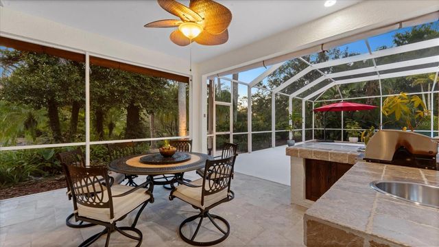 9979 CHERRY HILLS AVENUE CIRCLE, Bradenton, FL 34202