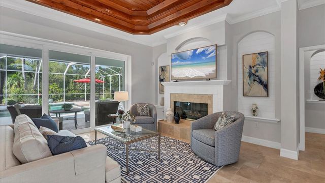 9979 CHERRY HILLS AVENUE CIRCLE, Bradenton, FL 34202