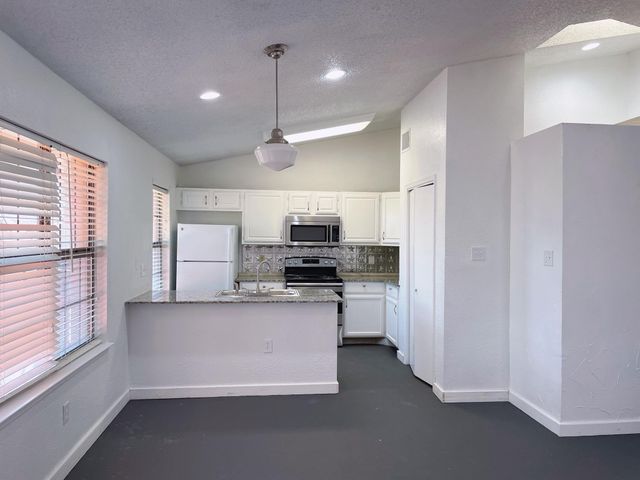 21107 Highland Lake DR 3, Lago Vista, TX 78645