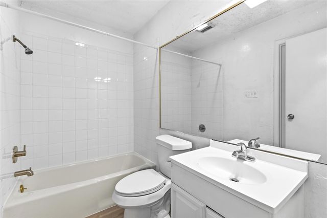 21107 Highland Lake DR 3, Lago Vista, TX 78645