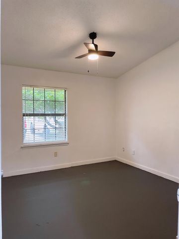 21107 Highland Lake DR 3, Lago Vista, TX 78645