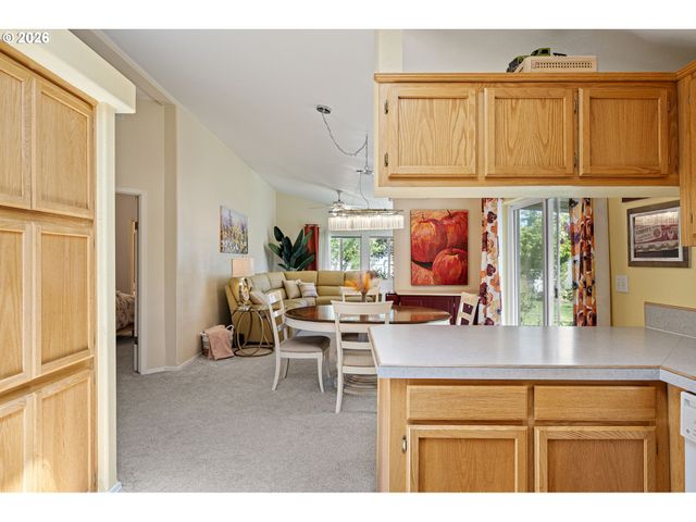 3220 CRESCENT Ave 82, Eugene, OR 97408
