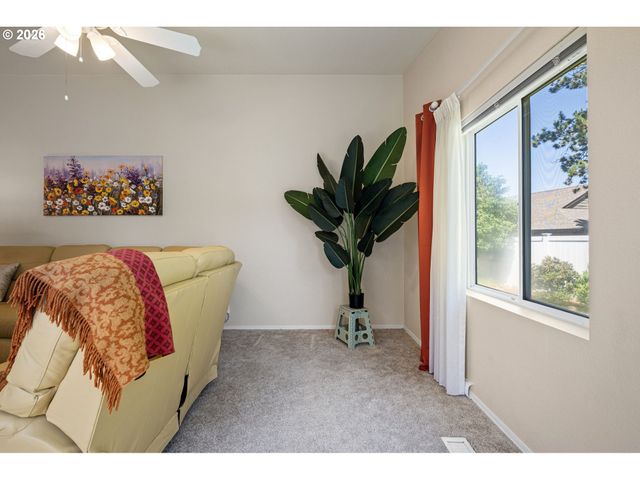 3220 CRESCENT Ave 82, Eugene, OR 97408