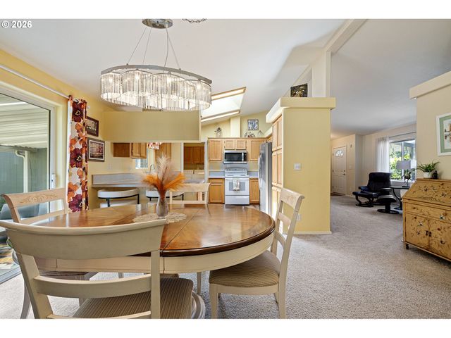 3220 CRESCENT Ave 82, Eugene, OR 97408