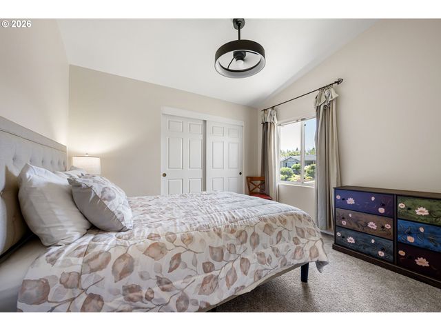 3220 CRESCENT Ave 82, Eugene, OR 97408