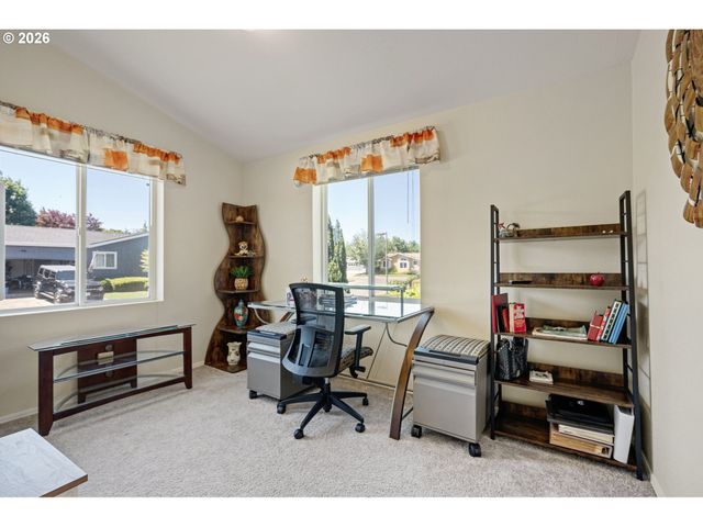 3220 CRESCENT Ave 82, Eugene, OR 97408