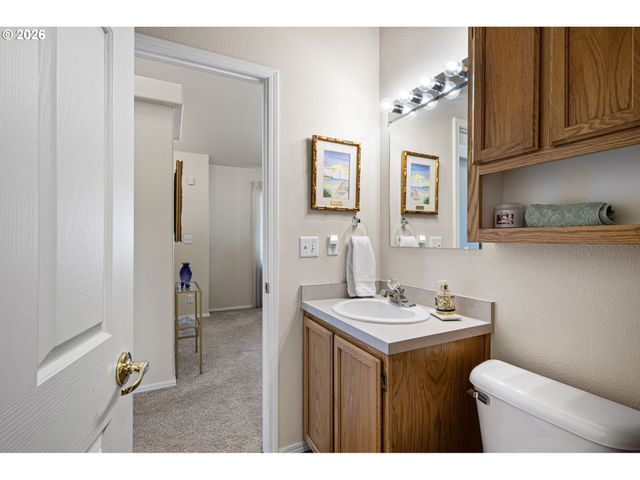 3220 CRESCENT Ave 82, Eugene, OR 97408