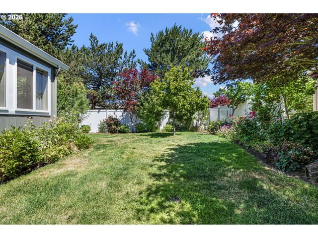 3220 CRESCENT Ave 82, Eugene, OR 97408