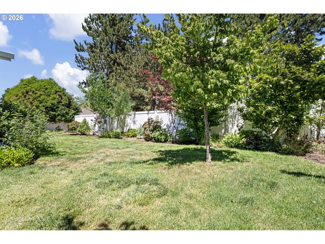 3220 CRESCENT Ave 82, Eugene, OR 97408