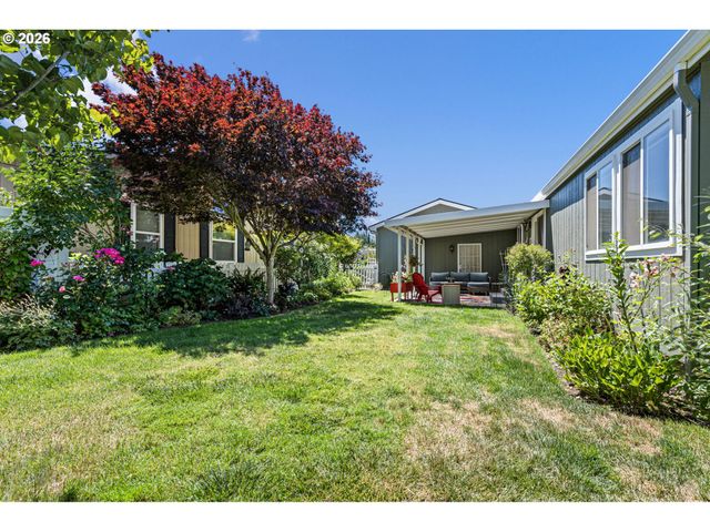 3220 CRESCENT Ave 82, Eugene, OR 97408