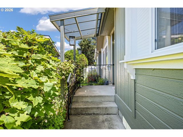 3220 CRESCENT Ave 82, Eugene, OR 97408