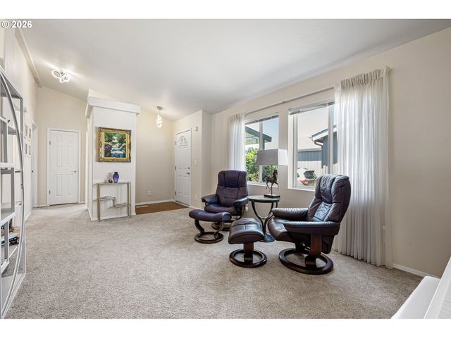 3220 CRESCENT Ave 82, Eugene, OR 97408