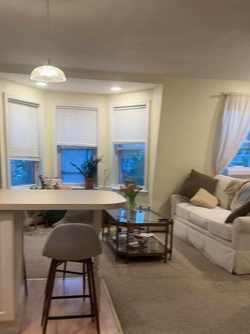 173 W 2nd St 3, Boston, MA 02127