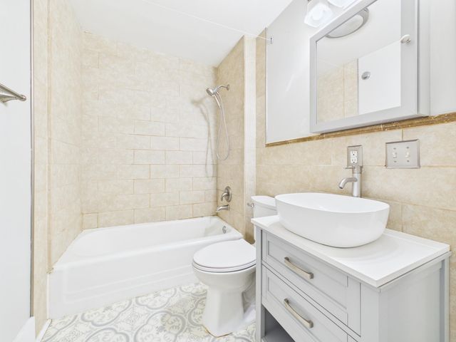 904 S Glenn Ave, Wichita, KS 67213