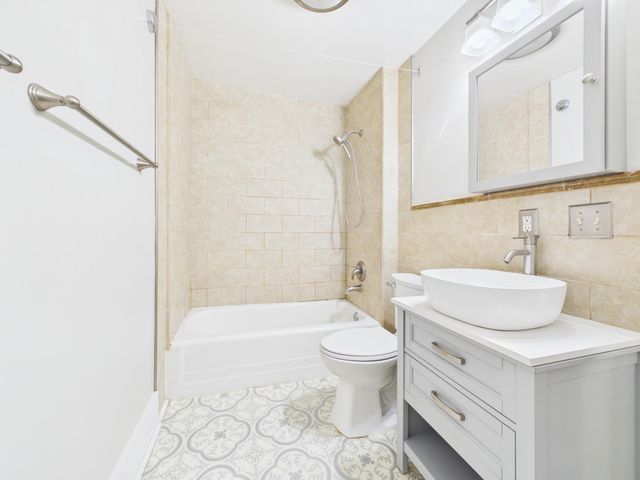 904 S Glenn Ave, Wichita, KS 67213