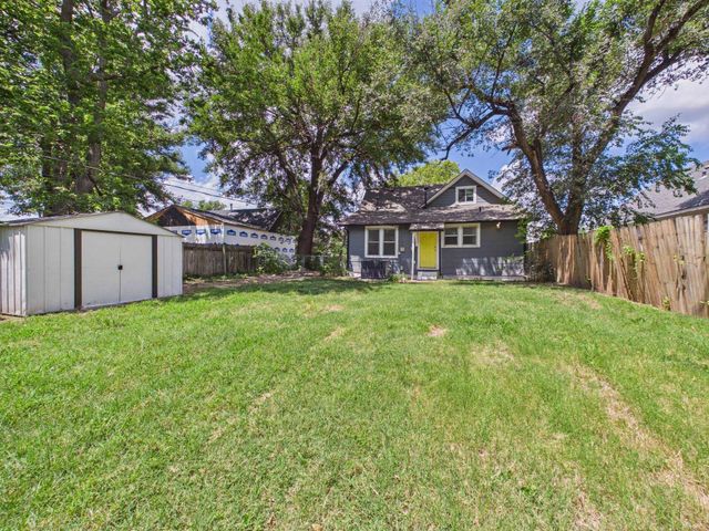 904 S Glenn Ave, Wichita, KS 67213