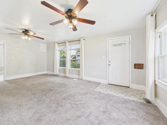 904 S Glenn Ave, Wichita, KS 67213