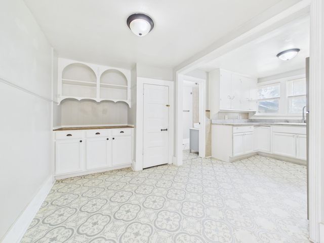 904 S Glenn Ave, Wichita, KS 67213
