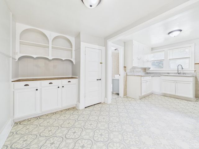 904 S Glenn Ave, Wichita, KS 67213